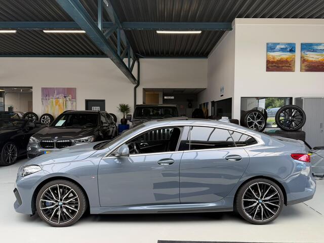 BMW 2-SERIE Gran Coupé M Sport HUD Carplay Panoramadak 19 inch M Sport velgen