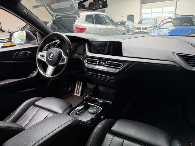BMW 2-SERIE Gran Coupé M Sport HUD Carplay Panoramadak 19 inch M Sport velgen