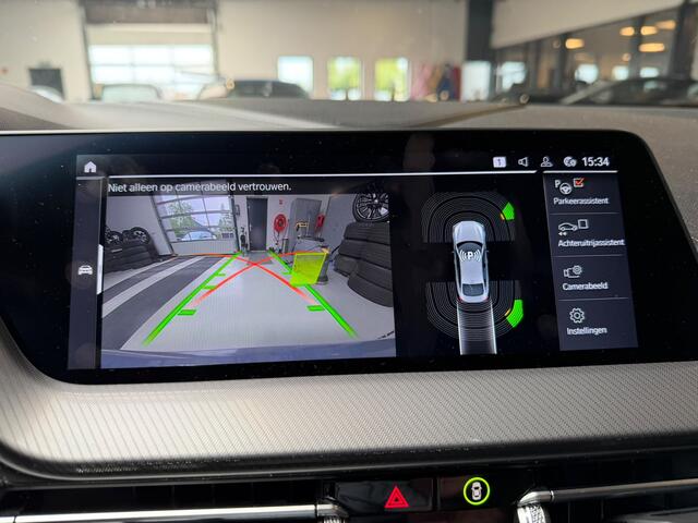 BMW 2-SERIE Gran Coupé M Sport HUD Carplay Panoramadak 19 inch M Sport velgen