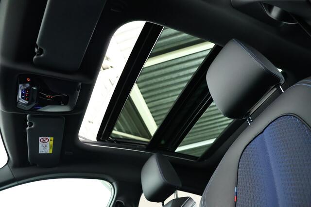 BMW 2-SERIE Gran Coupé 218i M-Sport Panorama / Opendak / Navi / LED / CarPlay