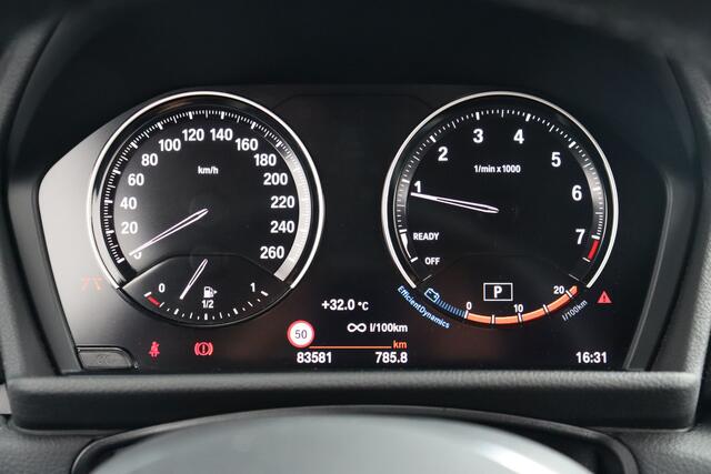 BMW 2-SERIE Active Tourer 220i Executive Automaat | Adap. Cruise | Afn. Trekhaak | Stoelverwarming | Camera | Navigatie