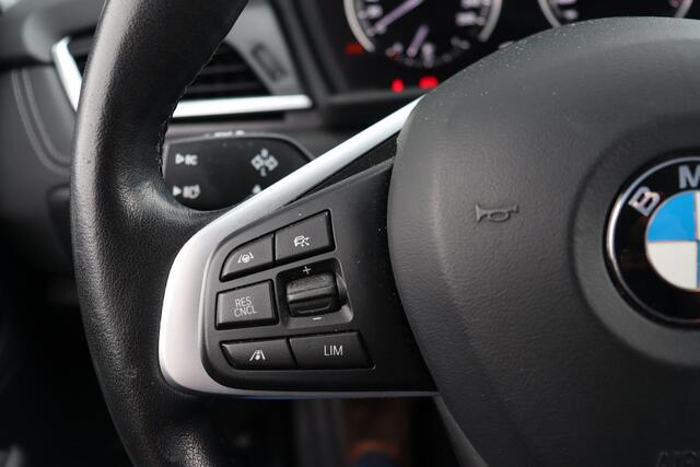 BMW 2-SERIE Active Tourer 220i Executive Automaat | Adap. Cruise | Afn. Trekhaak | Stoelverwarming | Camera | Navigatie
