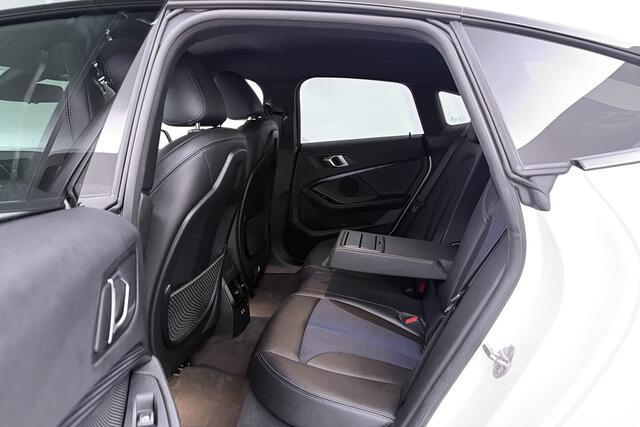 BMW 2-SERIE Gran Coupé 218i High Executive (CAMERA, STOELVERWARMING, NAVIGATIE, HUD DISPLAY, DEALER ONDERHOUDEN)