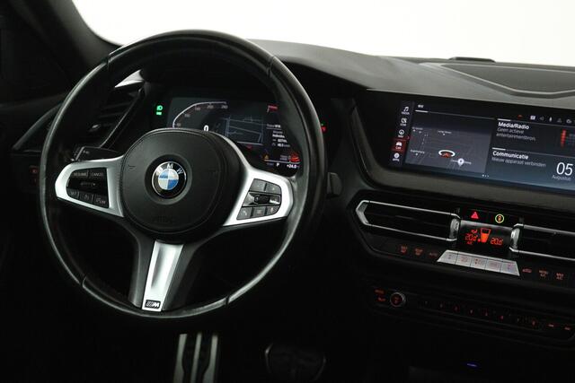 BMW 2-SERIE Gran Coupé 218i Executive Edition (PANORAMADAK, SFEERVERLICHTING, NAVIGATIE, CRUISE CONTROL, DEALER O