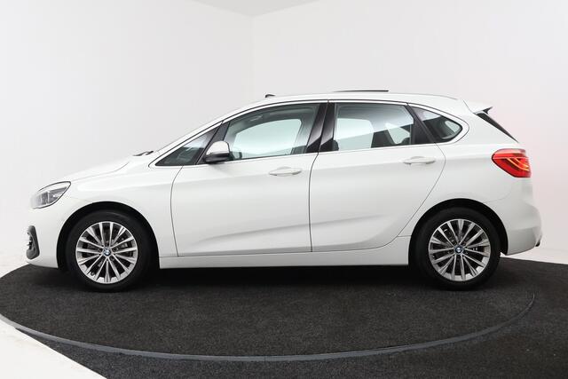 BMW 2-SERIE Active Tourer 218i High Executive Edition (PANORAMADAK, TREKHAAK, STOELVERWARMING, CAMERA, DEALER ONDERH
