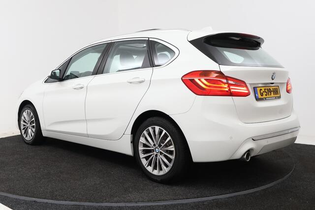 BMW 2-SERIE Active Tourer 218i High Executive Edition (PANORAMADAK, TREKHAAK, STOELVERWARMING, CAMERA, DEALER ONDERH