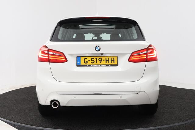 BMW 2-SERIE Active Tourer 218i High Executive Edition (PANORAMADAK, TREKHAAK, STOELVERWARMING, CAMERA, DEALER ONDERH