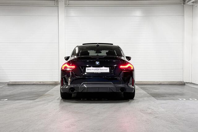 BMW 2-SERIE Coupé 220i High Executive | M-Sport | Panorama dak | HiFi | Memory Seats