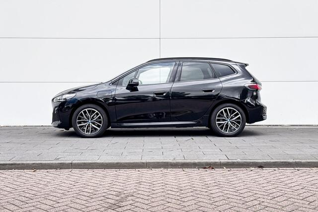 BMW 2-SERIE Active Tourer 225e xDrive | M-Sport | Stuurwielrand verwarmd | Glazen panoramadak |