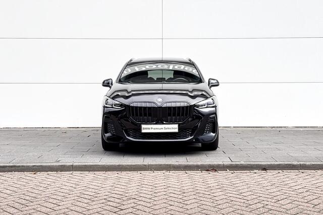BMW 2-SERIE Active Tourer 225e xDrive | M-Sport | Stuurwielrand verwarmd | Glazen panoramadak |