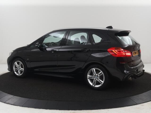 BMW 2-SERIE Active Tourer 218i Executive Edition | Half leder | Cruise control | Head-up | Interieur verlichting | Navigatie | Bluetooth | Elektrische achterklep | Trekhaak