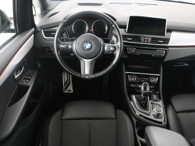 BMW 2-SERIE Active Tourer 218i Executive Edition | Half leder | Cruise control | Head-up | Interieur verlichting | Navigatie | Bluetooth | Elektrische achterklep | Trekhaak