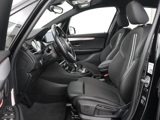 BMW 2-SERIE Active Tourer 218i Executive Edition | Half leder | Cruise control | Head-up | Interieur verlichting | Navigatie | Bluetooth | Elektrische achterklep | Trekhaak