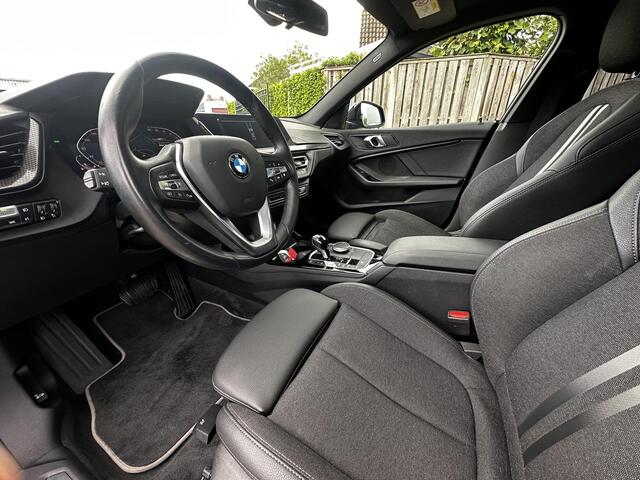BMW 2-SERIE Gran Coupé 218i Org NL 1ste eigen. Sport|HiFi|Panorama