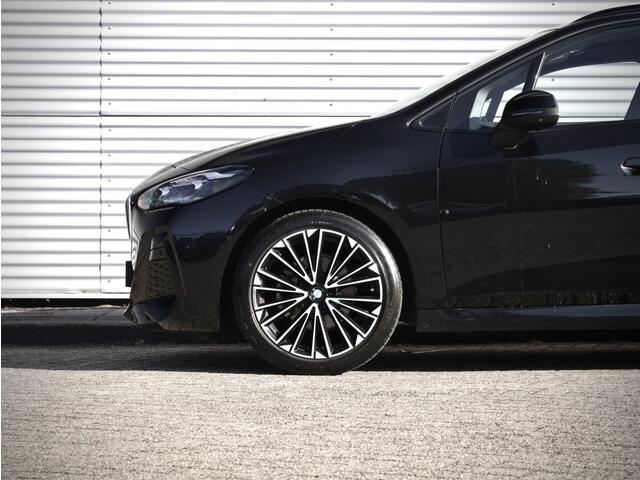 BMW 2-SERIE Active Tourer | 218 i | M Sport | Panodak | Harman Kardon | Head Up | Driving Assistant |