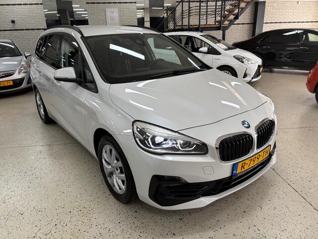 BMW 2-SERIE 216I HIGH EXEC. / Climatronic / Cruise / Afn. Trekh. / Navi / Camera