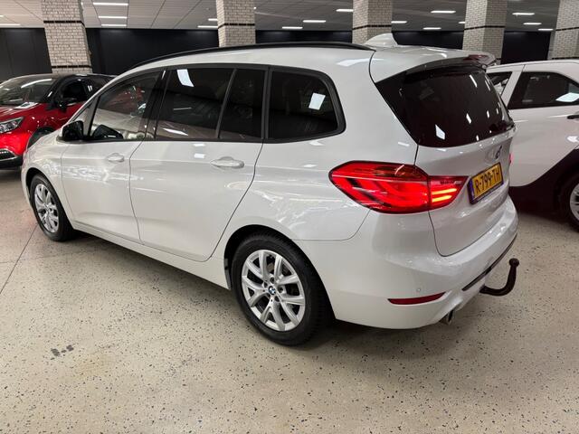 BMW 2-SERIE 216I HIGH EXEC. / Climatronic / Cruise / Afn. Trekh. / Navi / Camera