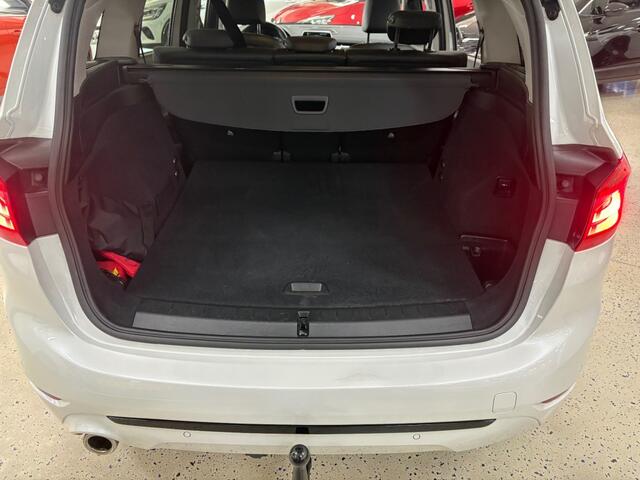 BMW 2-SERIE 216I HIGH EXEC. / Climatronic / Cruise / Afn. Trekh. / Navi / Camera
