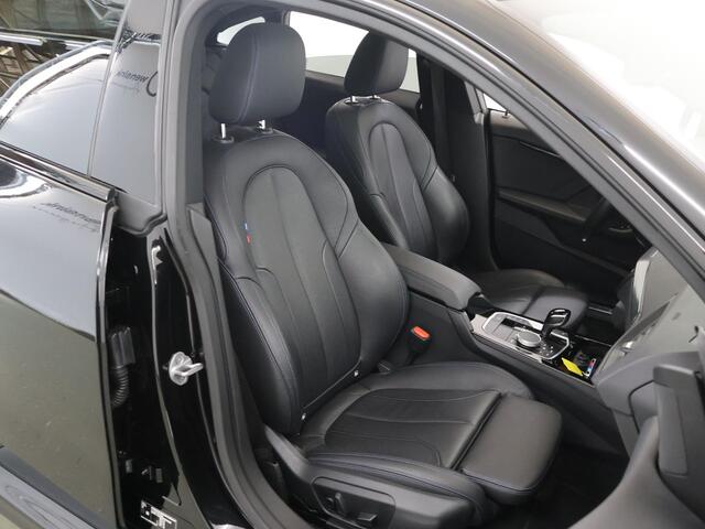 BMW 2-SERIE Gran Coupé 218i M Sport | Achteruitrijcamera | Memorystoel | Stoel en stuurwielverwarming | Panoramadak | Cruise control adaptief |