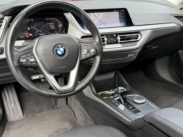 BMW 2-SERIE Gran Coupé BWJ 2021 218i 136 PK Business Edition AUTOMAAT | PANODAK | CARPLAY+ANDROID | NAVI | CLIMA | CRUISE | FULL LED | M-VELGEN | PDC | GETINT GLAS |