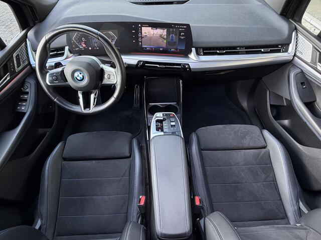 BMW 2-SERIE Active Tourer | M-sport | 230e xDrive | M | H&K | PANO | Adaptive CC | Elec Stoelen | Trekhaak | Interesse, Proefrit? Bel of app met: 06-24 28 28 42/ 06-42130156