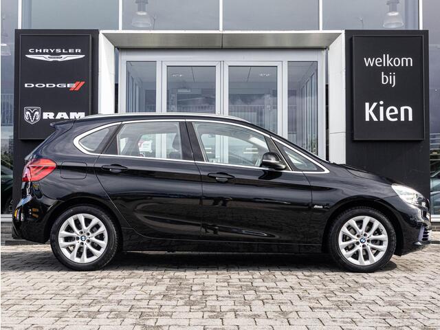 BMW 2-SERIE Active Tourer 218i Executive | Trekhaak | Sportstoelen | 17" Velgen |