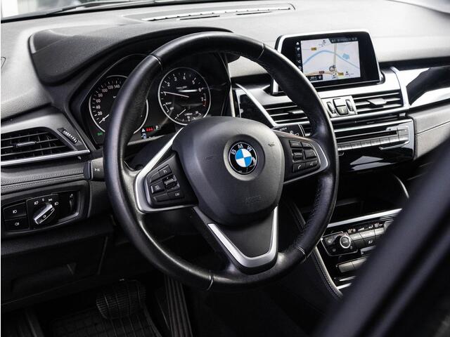BMW 2-SERIE Active Tourer 218i Executive | Trekhaak | Sportstoelen | 17" Velgen |