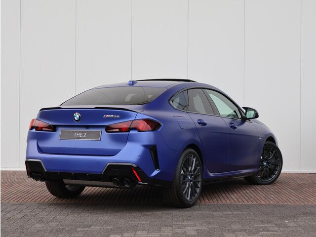 BMW 2-SERIE M235 xDrive Gran Coupé | M Sportpakket Pro | M Compound remsysteem | Panoramadak | Harman Kardon | Head-Up Display