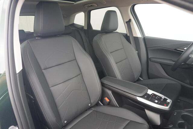 BMW 2-SERIE Active Tourer 225e xDrive | Panoramadak | Harman Kardon | Elektrisch verstelbare stoelen | Trekhaak | Driving Assistant