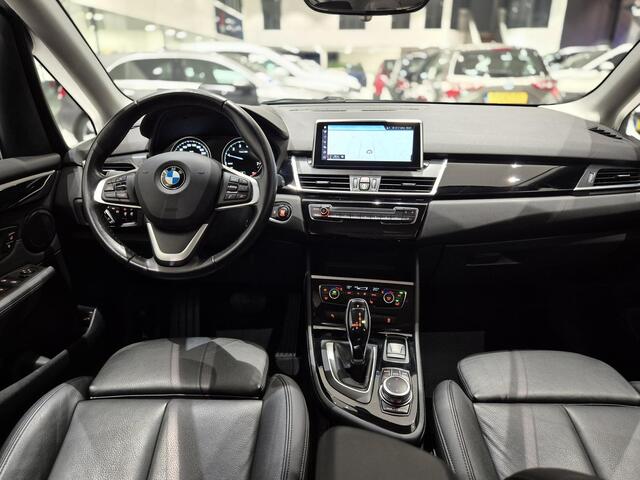 BMW 2-SERIE Active Tourer 218i High Executive Edition | Leder | Trekhaak | Camera | Stoelverwarming |