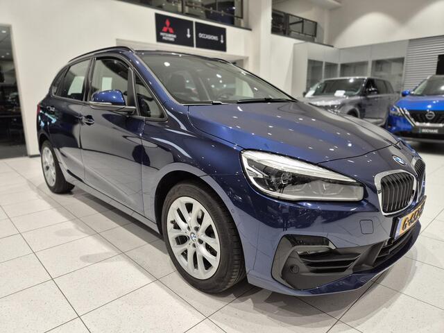 BMW 2-SERIE Active Tourer 218i High Executive Edition | Leder | Trekhaak | Camera | Stoelverwarming |