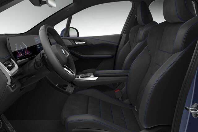 BMW 2-SERIE Active Tourer 225e xDrive | M Sportpakket | Premium Pack | Comfort Pack | Travel Pack | Trekhaak