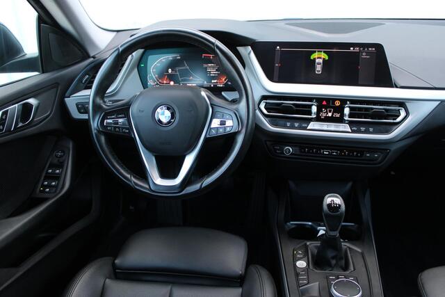 BMW 2-SERIE Gran Coupé 218i Business Edition | Incl. 12 maanden garantie | Cruise control | Climate control | Parkeersensoren | Apple carplay/Android auto | Navigatie | DAB radio | Vol leder sportstoelen |