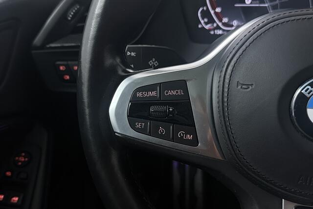 BMW 2-SERIE Gran Coupé 218i High Executive (PANORAMADAK, STOELVERWARMING, NAVIGATIE, DEALER ONDERHOUDEN)
