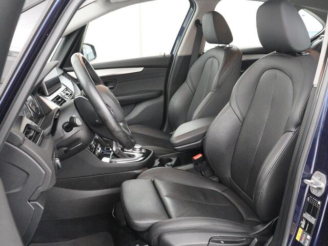 BMW 2-SERIE Active Tourer 225xe iPerformance eDrive Edition | SOH 86,9% | Leder | Stoelverwarming | Cruise control | Carplay | Climate control | Park assist | Head-up