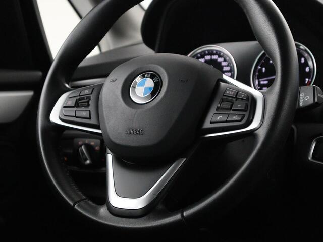 BMW 2-SERIE Active Tourer 225xe iPerformance eDrive Edition | SOH 86,9% | Leder | Stoelverwarming | Cruise control | Carplay | Climate control | Park assist | Head-up