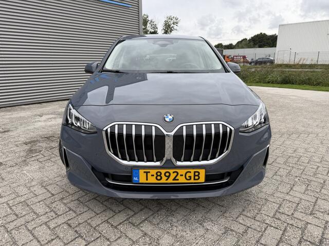 BMW 2-SERIE 218i Active Tourer Luxury Line Achteruitrijcamera Trekhaak Carplay