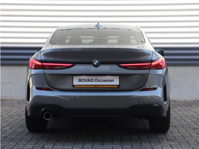 BMW 2-SERIE Gran Coupé 218i | M Sportpakket | Park Distance Control | Achteruitrijcamera | Getint Glas | Verwambare Voorstoelen | Sportstoelen | 18'' LMV