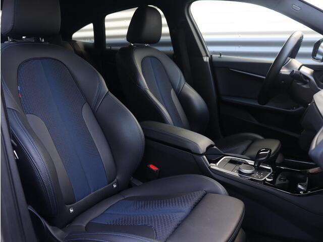 BMW 2-SERIE Gran Coupé 218i | M Sportpakket | Park Distance Control | Achteruitrijcamera | Getint Glas | Verwambare Voorstoelen | Sportstoelen | 18'' LMV