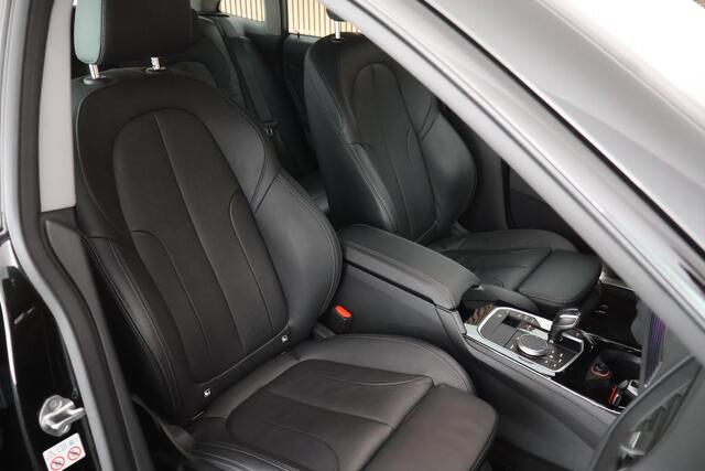 BMW 2-SERIE Gran Coupé 218i 136pk Aut. Business Edition Plus Camera Stoelverwarming Sportstoelen Navigatie Leder