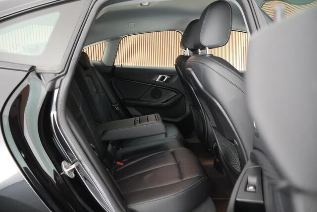BMW 2-SERIE Gran Coupé 218i 136pk Aut. Business Edition Plus Camera Stoelverwarming Sportstoelen Navigatie Leder