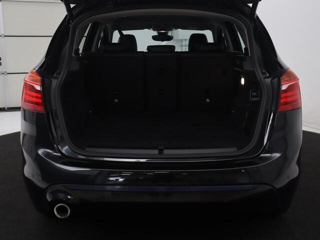 BMW 2-SERIE Active Tourer 225xe iPerformance High Executive | Leder | Head up | Stoelverwarming | Camera | Park assist | Sfeerverlichting | Climate control | Full LED |