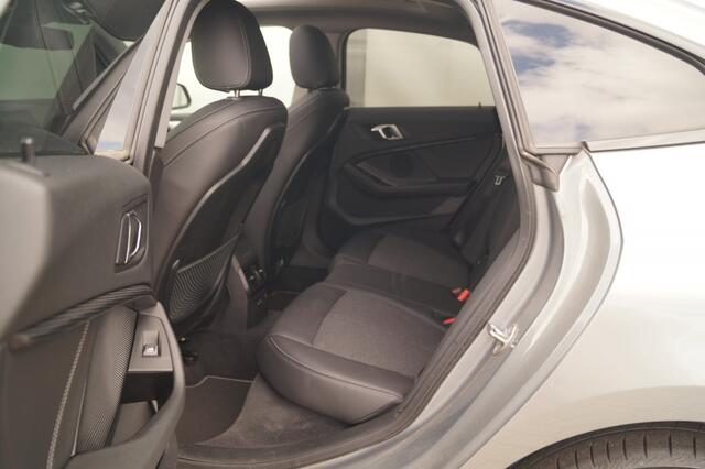 BMW 2-SERIE Gran Coupé 218i Business Edition Sport -PANO-ECC-PDC-CAM-
