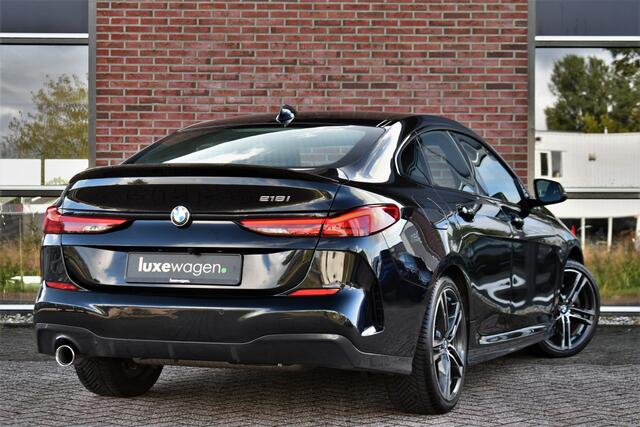 BMW 2-SERIE Gran Coupé 218i M-Sport Shadowline Trekhaak 18inch Live-cockpit Sfeerverlichting