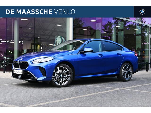 BMW 2-SERIE Gran Coupé 220 M Sport Automaat / Sportstoelen / Achteruitrijcamera / Stoelverwarming / Getint glas