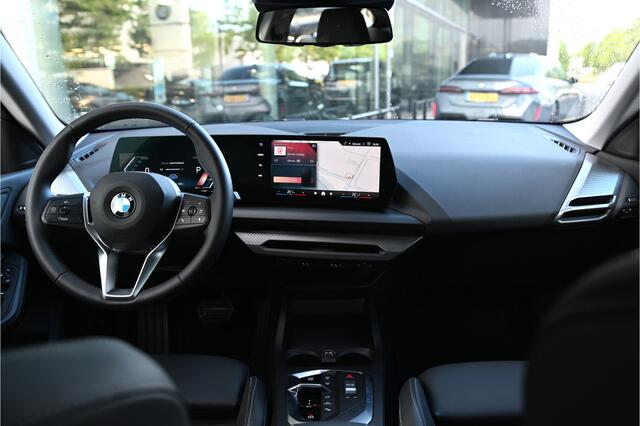 BMW 2-SERIE Gran Coupé 220 M Sport Automaat / Sportstoelen / Achteruitrijcamera / Stoelverwarming / Getint glas