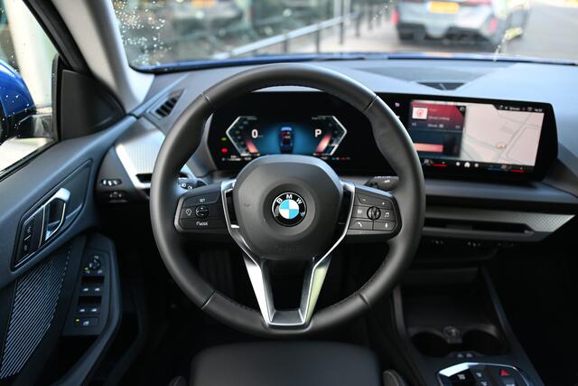 BMW 2-SERIE Gran Coupé 220 M Sport Automaat / Sportstoelen / Achteruitrijcamera / Stoelverwarming / Getint glas