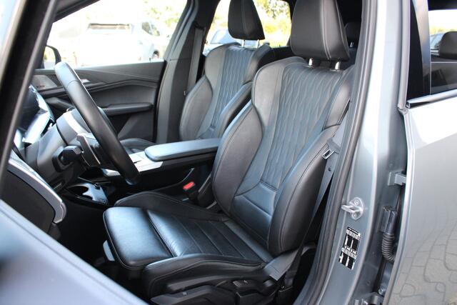 BMW 2-SERIE Active Tourer 220i M Sport Automaat / Trekhaak / Panoramadak / Sportstoelen / Comfort Access / Head-Up / Harman-Kardon / Getint glas