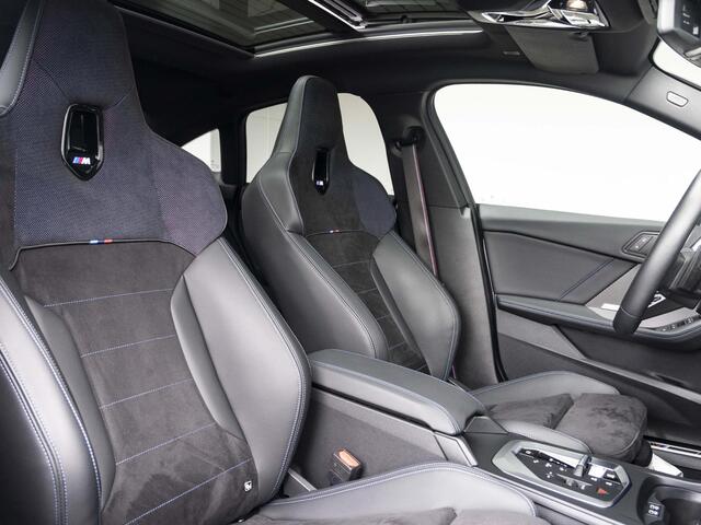 BMW 2-SERIE 220 Gran Coupe | M Sportpakket Pro | Comfort Access | Head Up Display | Harman Kardon | Driving Assistant Proffesional | Panoramadak | Stuurwielrand verwarmd | 19 inch