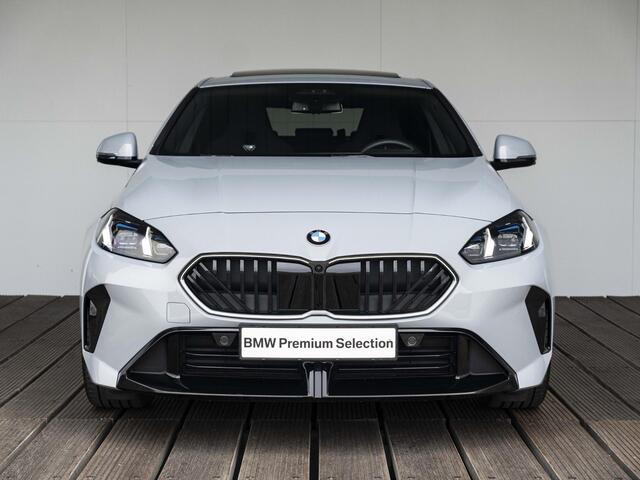 BMW 2-SERIE 220 Gran Coupe | M Sportpakket Pro | Comfort Access | Head Up Display | Harman Kardon | Driving Assistant Proffesional | Panoramadak | Stuurwielrand verwarmd | 19 inch